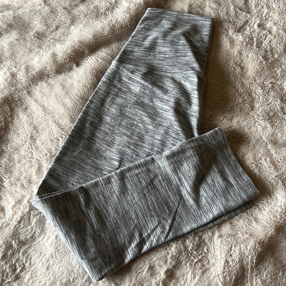 Lululemon wunder under size 4